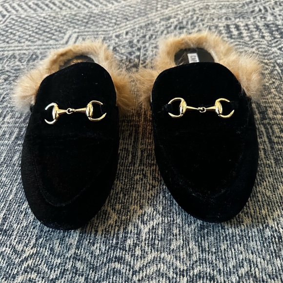 Cape Robbin Faux Fur Mules - Picture 3 of 3